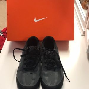 Woman’s Nike Air Max Dynasty 2